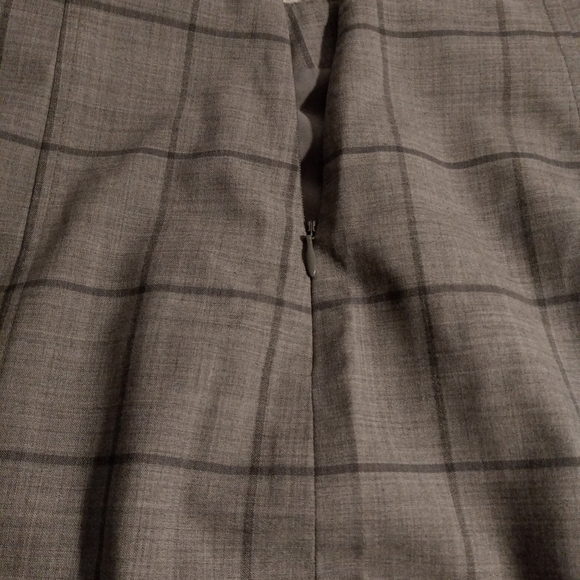 Banana Republic Skirt - Picture 5 of 10